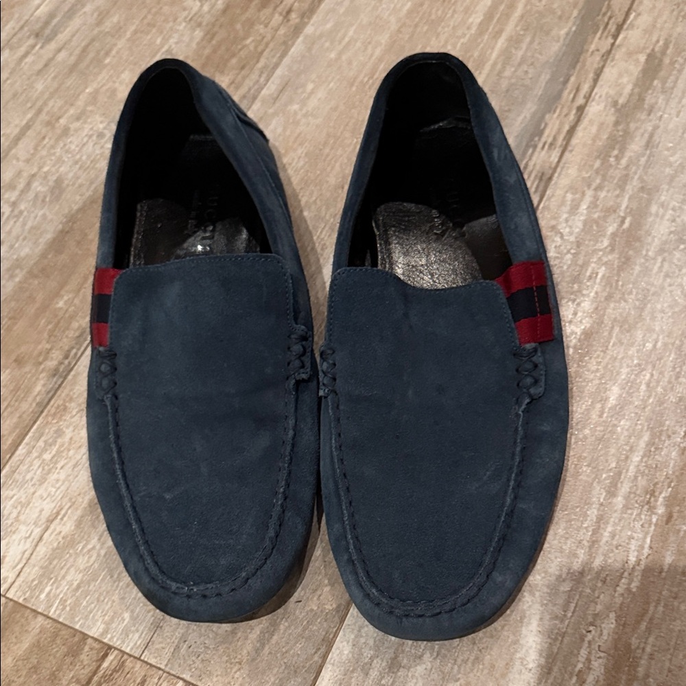 Gucci Men's Blue Loafers with Maroon Stripe - Size 10